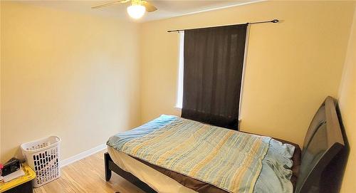 384 Talbot Street, Hamilton, ON - Indoor Photo Showing Bedroom