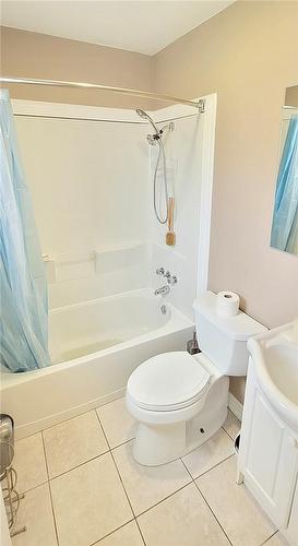 384 Talbot Street, Hamilton, ON - Indoor Photo Showing Bathroom