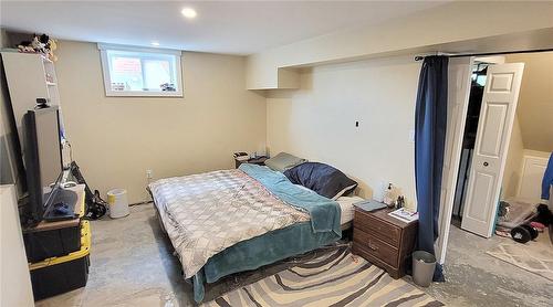 384 Talbot Street, Hamilton, ON - Indoor Photo Showing Bedroom