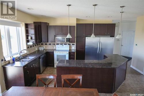 Victor Rd & Clarence Ave Acreage, Corman Park Rm No. 344, SK - Indoor Photo Showing Kitchen With Double Sink With Upgraded Kitchen