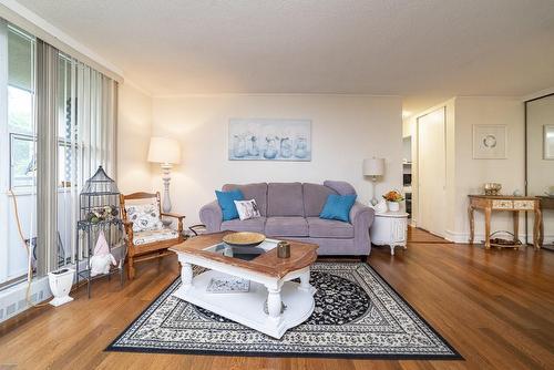 1966 Main Street W|Unit #406, Hamilton, ON - Indoor Photo Showing Living Room