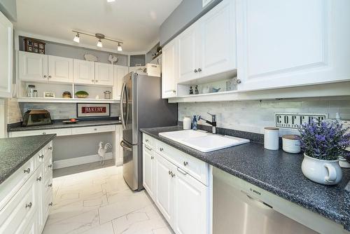 1966 Main Street W|Unit #406, Hamilton, ON - Indoor Photo Showing Kitchen