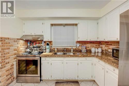 6216 Eldorado Avenue, Niagara Falls, ON - Indoor Photo Showing Kitchen