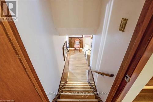 6216 Eldorado Avenue, Niagara Falls, ON - Indoor Photo Showing Other Room