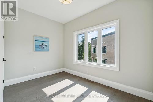 360 Coastline Drive, Wasaga Beach, ON - Indoor Photo Showing Other Room