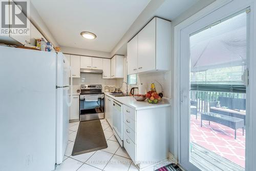 104 Cutters Crescent, Brampton (Fletcher'S West), ON - Indoor Photo Showing Kitchen