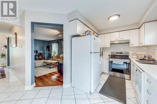 104 Cutters Crescent, Brampton (Fletcher'S West), ON - Indoor Photo Showing Kitchen With Double Sink