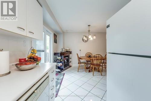 104 Cutters Crescent, Brampton (Fletcher'S West), ON - Indoor Photo Showing Kitchen