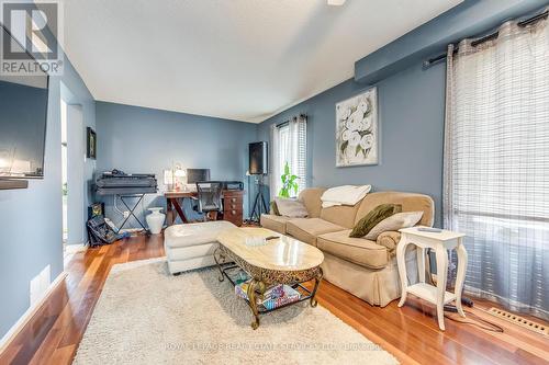 104 Cutters Crescent, Brampton (Fletcher'S West), ON - Indoor Photo Showing Living Room