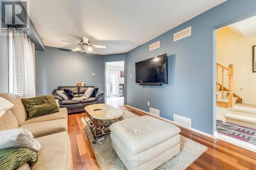 104 Cutters Crescent, Brampton (Fletcher'S West), ON - Indoor Photo Showing Living Room