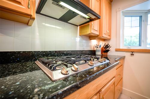 1176 Thomas-Hayes Road, Spallumcheen, BC - Indoor Photo Showing Kitchen