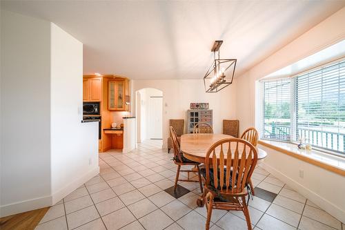 1176 Thomas-Hayes Road, Spallumcheen, BC - Indoor Photo Showing Dining Room