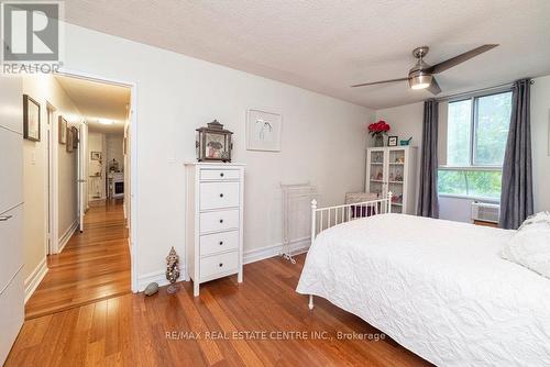 406 - 1966 Main Street W, Hamilton (Ainslie Wood), ON - Indoor Photo Showing Bedroom