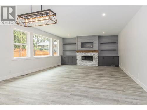 1390 21 Street Ne Lot# 12, Salmon Arm, BC - Indoor With Fireplace