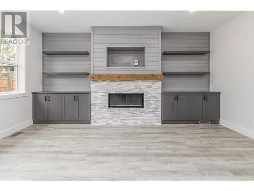 1390 21 Street Ne Lot# 12, Salmon Arm, BC - Indoor With Fireplace