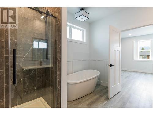 1390 21 Street Ne Lot# 12, Salmon Arm, BC - Indoor Photo Showing Bathroom