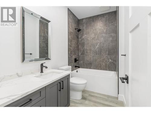 1390 21 Street Ne Lot# 12, Salmon Arm, BC - Indoor Photo Showing Bathroom