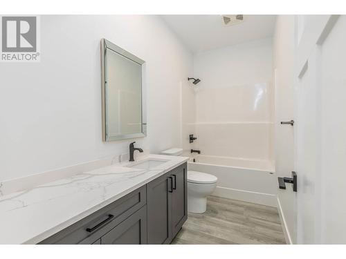 1390 21 Street Ne Lot# 12, Salmon Arm, BC - Indoor Photo Showing Bathroom