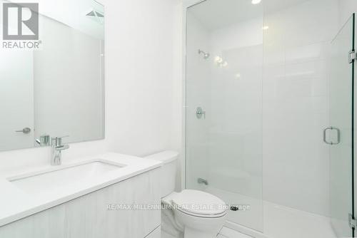 1110 - 12 David Eyer Road, Richmond Hill, ON - Indoor Photo Showing Bathroom