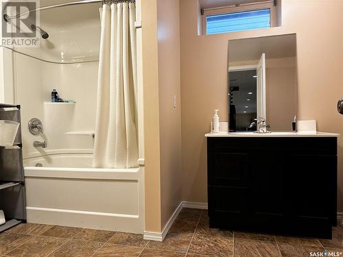 8911 Gregory Drive, North Battleford, SK - Indoor Photo Showing Bathroom