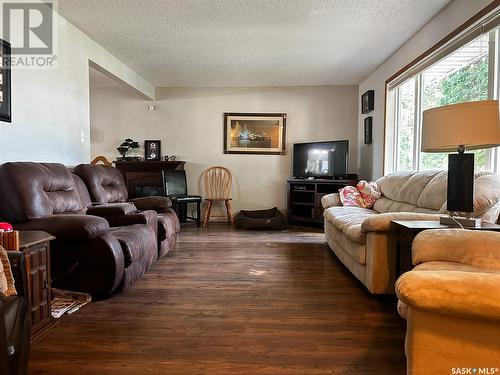 8911 Gregory Drive, North Battleford, SK - Indoor Photo Showing Living Room