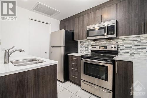 SS Appliances - 458C King Edward Avenue, Ottawa, ON - Indoor Photo Showing Kitchen With Stainless Steel Kitchen With Double Sink