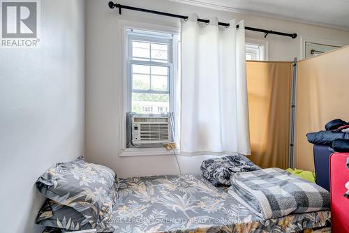 800 Roxborough Avenue, Hamilton, ON - Indoor Photo Showing Bedroom