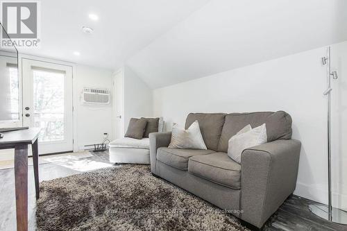 81 Parkside Drive, Oro-Medonte, ON - Indoor Photo Showing Living Room