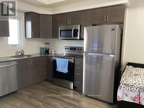 23A - 1430 Highland Road, Kitchener, ON - Indoor Photo Showing Kitchen