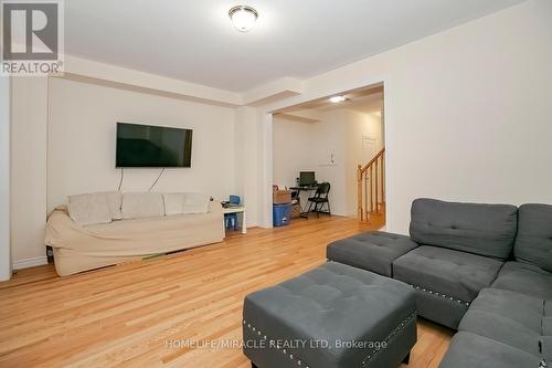 70 Tundra Road, Caledon (Caledon East), ON - Indoor Photo Showing Living Room