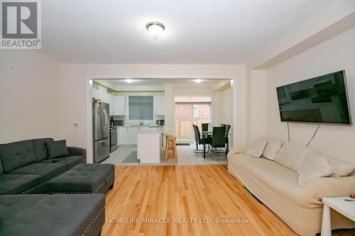 70 Tundra Road, Caledon (Caledon East), ON - Indoor Photo Showing Living Room