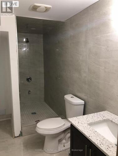 366 Panhellenic Drive, Mississauga (Meadowvale Village), ON - Indoor Photo Showing Bathroom