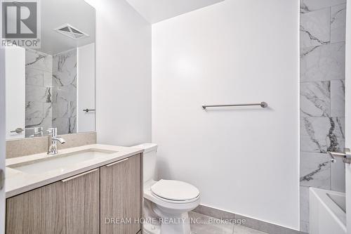 506 - 32 Forest Manor Road, Toronto (Henry Farm), ON - Indoor Photo Showing Bathroom