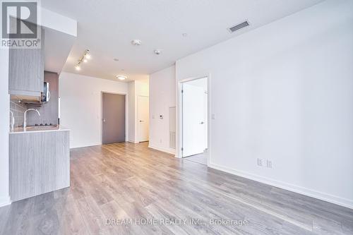 506 - 32 Forest Manor Road, Toronto (Henry Farm), ON - Indoor Photo Showing Kitchen