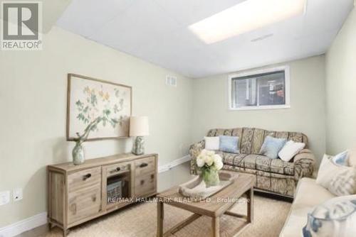 42 Winnifred Avenue, Parry Sound, ON - Indoor Photo Showing Living Room