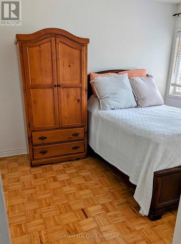 28 Smith Street N, New Tecumseth (Alliston), ON - Indoor Photo Showing Bedroom