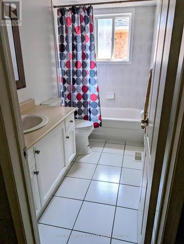 28 Smith Street N, New Tecumseth (Alliston), ON - Indoor Photo Showing Bathroom