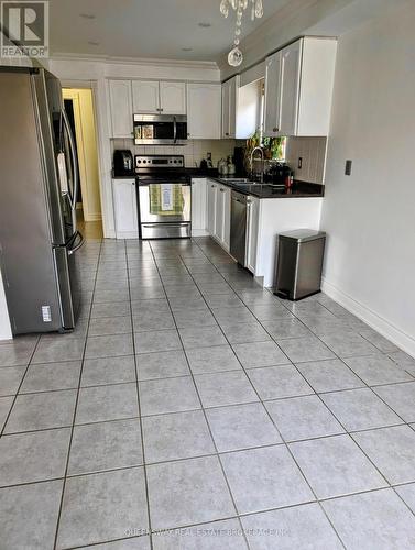 28 Smith Street N, New Tecumseth (Alliston), ON - Indoor Photo Showing Kitchen