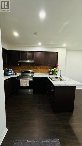 91 Wilmont Court, Brampton, ON - Indoor Photo Showing Kitchen