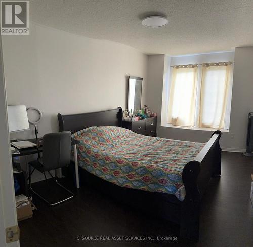 91 Wilmont Court, Brampton, ON - Indoor Photo Showing Bedroom