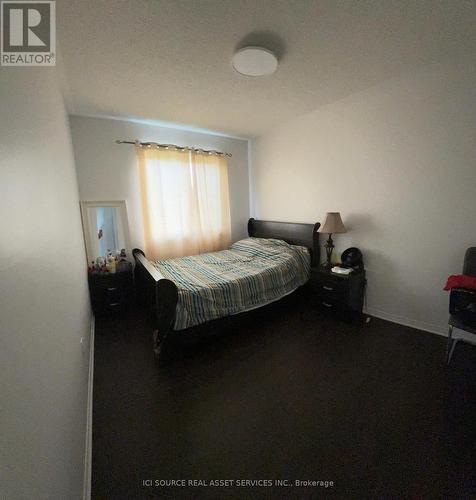 91 Wilmont Court, Brampton, ON - Indoor Photo Showing Bedroom