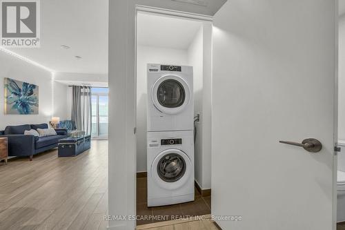 805 - 212 King William Street, Hamilton (Beasley), ON - Indoor Photo Showing Laundry Room