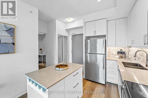 514 - 3220 Sheppard Avenue E, Toronto (Tam O'Shanter-Sullivan), ON - Indoor Photo Showing Kitchen With Stainless Steel Kitchen With Double Sink With Upgraded Kitchen