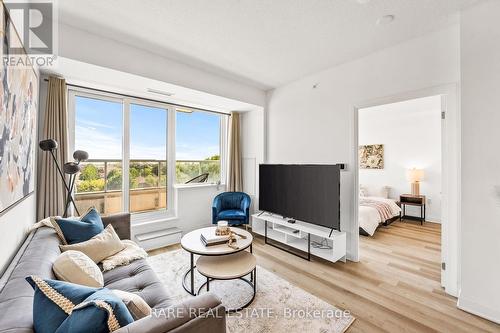 514 - 3220 Sheppard Avenue E, Toronto (Tam O'Shanter-Sullivan), ON - Indoor Photo Showing Living Room