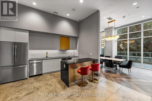 514 - 3220 Sheppard Avenue E, Toronto (Tam O'Shanter-Sullivan), ON - Indoor Photo Showing Kitchen With Stainless Steel Kitchen With Upgraded Kitchen