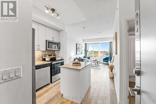 514 - 3220 Sheppard Avenue E, Toronto (Tam O'Shanter-Sullivan), ON - Indoor Photo Showing Kitchen With Stainless Steel Kitchen