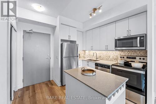 514 - 3220 Sheppard Avenue E, Toronto (Tam O'Shanter-Sullivan), ON - Indoor Photo Showing Kitchen With Stainless Steel Kitchen With Double Sink