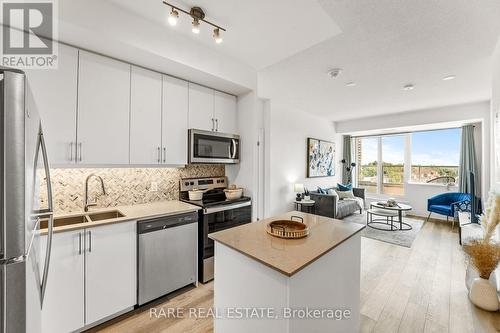 514 - 3220 Sheppard Avenue E, Toronto (Tam O'Shanter-Sullivan), ON - Indoor Photo Showing Kitchen With Stainless Steel Kitchen With Double Sink