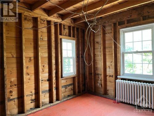 102 Putman Avenue, Ottawa, ON - Indoor Photo Showing Other Room