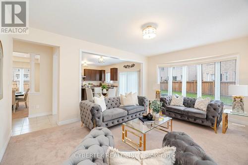 8 Tetra Court, Brampton (Credit Valley), ON - Indoor Photo Showing Living Room